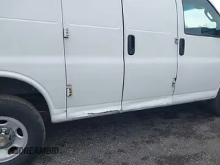 2016 Chevrolet Express Cargo Van with VIN 1GCWGAFF0G1140500, listed as a IAAI auction lot 42130720 with 239,606 mi miles. Bid and sale history available at carsss.com. Image 6.
