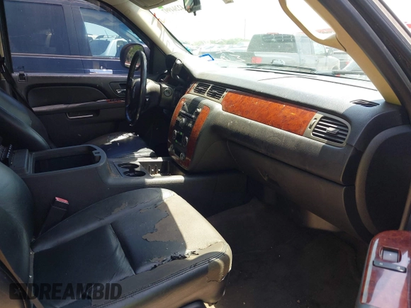 2010 Chevrolet Tahoe LS with VIN 1GNMCAE36AR213931, listed as a IAAI auction lot 42204997 with 289,653 mi miles and . Bid and sale history available at DreamBid. Image 5.
