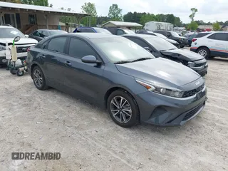 2022 Kia Forte LXS z VIN 3KPF24AD8NE466674, wystawiony jako IAAI lot #42097945 z przebiegiem 54 353 mil mil oraz . Historia ofert i sprzedaży dostępna na DreamBid. Obrazek 1.