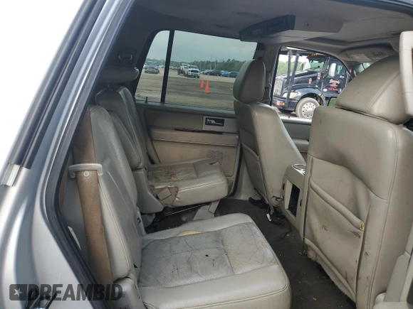 2010 Ford Expedition Limited z VIN 1FMJU1K54AEA75968, wystawiony jako Copart lot #51372925 z przebiegiem 253 586 mil mil oraz Czysty tytuł • Clean title. Historia ofert i sprzedaży dostępna na DreamBid. Obrazek 11.