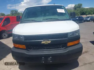 2019 Chevrolet Express Cargo z VIN 1GCWGAFP9K1370862, wystawiony jako IAAI lot #42410939 z przebiegiem 83 319 mil mil oraz . Historia ofert i sprzedaży dostępna na DreamBid. Obrazek 12.