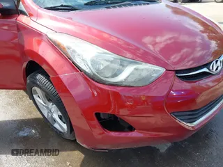2013 Hyundai Elantra GLS z VIN 5NPDH4AE4DH405444, wystawiony jako IAAI lot #42201093 z przebiegiem 125 900 mil mil oraz . Historia ofert i sprzedaży dostępna na DreamBid. Obrazek 6.