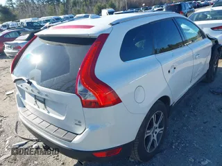 2013 Volvo XC60 T6 with VIN YV4902DZ8D2420737, listed as a IAAI auction lot 41986161 with 165,954 mi miles. Bid and sale history available at carsss.com. Image 4.