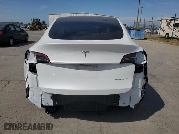 2024 Tesla Model Y Long Range с VIN 7SAYGDEE1RF152168, выставлен на аукционе Copart как лот 52436135 с пробегом 3 546 миль миль и Списание • Salvage title. История ставок и продаж доступна на DreamBid. Изображение 6.