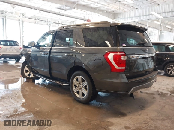 2019 Ford Expedition XLT with VIN 1FMJU1JT8KEA82990, listed as a IAAI auction lot 41622190 with 1 mi miles. Bid and sale history available at carsss.com. Image 3.