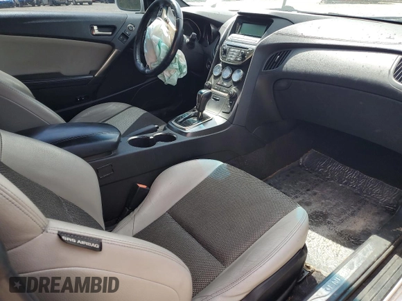 2015 Hyundai Genesis Coupe 3.8L Base z VIN KMHHU6KJXFU124175, wystawiony jako Copart lot #51532595 z przebiegiem 96 510 mil mil oraz Szkoda całkowita • Salvage title. Historia ofert i sprzedaży dostępna na DreamBid. Obrazek 8.