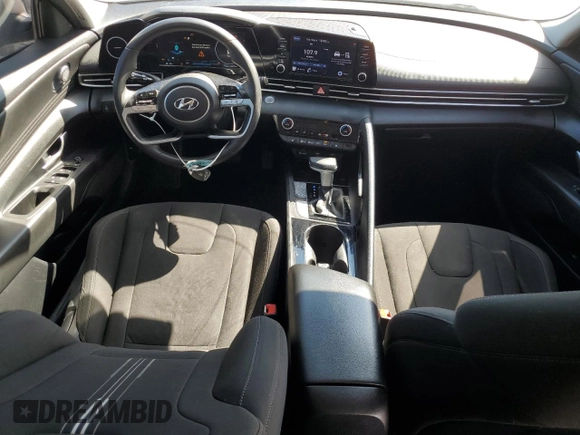 2021 Hyundai Elantra SEL z VIN KMHLS4AG8MU192997, wystawiony jako Copart lot #55511295 z przebiegiem 83 216 mil mil oraz Szkoda całkowita • Salvage title. Historia ofert i sprzedaży dostępna na DreamBid. Obrazek 8.