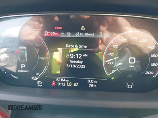 2024 Audi e-tron GT Prestige z VIN WAUEJBFW6R7002606, wystawiony jako IAAI lot #41797047 z przebiegiem 6 184 mil mil oraz . Historia ofert i sprzedaży dostępna na DreamBid. Obrazek 7.