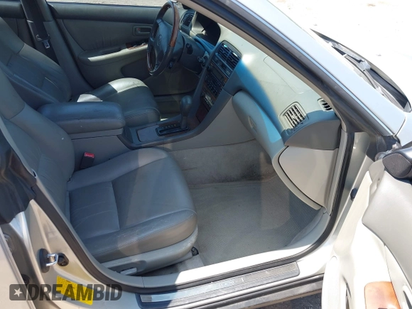 2001 Lexus ES 300 with VIN JT8BF28GX10307910, listed as a IAAI auction lot 42326385 with 157,130 mi miles and . Bid and sale history available at DreamBid. Image 5.
