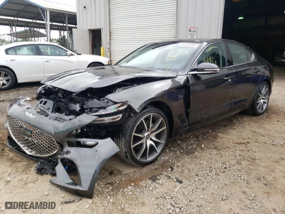 2022 Genesis G70 2.0T with VIN KMTG34TA5NU101196, listed as a Copart auction lot 51397252 with 6,186 mi miles. Bid and sale history available at carsss.com. Image 2.