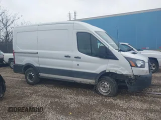 2019 Ford Transit z VIN 1FTYR1CM4KKA00667, wystawiony jako IAAI lot #41430228 z przebiegiem 252 757 mil mil oraz . Historia ofert i sprzedaży dostępna na DreamBid. Obrazek 13.