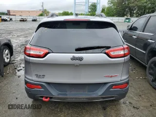 2018 Jeep Cherokee Trailhawk Leather Plus z VIN 1C4PJMBX1JD512857, wystawiony jako Copart lot #58730535 z przebiegiem 104 252 mil mil oraz Tytuł czysty. Historia ofert i sprzedaży dostępna na DreamBid. Obrazek 6.
