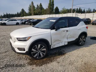 2022 Volvo XC40 Twin Plus with VIN YV4ED3UR1N2776005, listed as a Copart auction lot 65567754 with 27,875 mi miles and Salvage title. Bid and sale history available at DreamBid. Image 1.