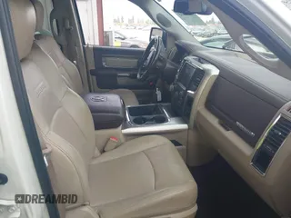 2016 Ram 1500 Laramie z VIN 1C6RR7VM4GS219910, wystawiony jako IAAI lot #41685905 z przebiegiem 213 908 mil mil oraz . Historia ofert i sprzedaży dostępna na DreamBid. Obrazek 5.