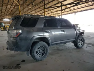 2020 Toyota 4Runner SR5 with VIN JTEBU5JRXL5797867, listed as a Copart auction lot 89103325 with 184,415 mi miles and Salvage Title. Bid and sale history available at carsss.com. Image 3.