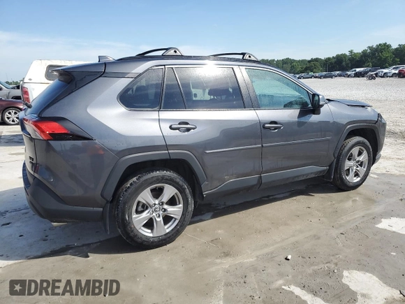 2022 Toyota RAV4 XLE z VIN 2T3P1RFV2NC277952, wystawiony jako Copart lot #61972445 z przebiegiem 46 798 mil mil oraz Szkoda całkowita • Salvage title. Historia ofert i sprzedaży dostępna na DreamBid. Obrazek 3.