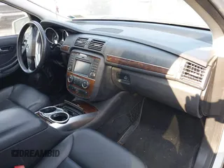 2011 Mercedes-Benz R 350 with VIN 4JGCB6FE3BA116931, listed as a IAAI auction lot 42577633 with 84,634 mi miles and . Bid and sale history available at DreamBid. Image 5.
