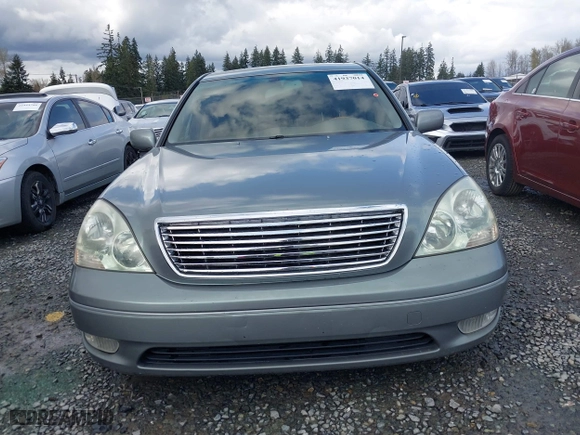 2001 Lexus LS 430 with VIN JTHBN30F910005133, listed as a IAAI auction lot 41937014 with 192,806 mi miles. Bid and sale history available at carsss.com. Image 12.