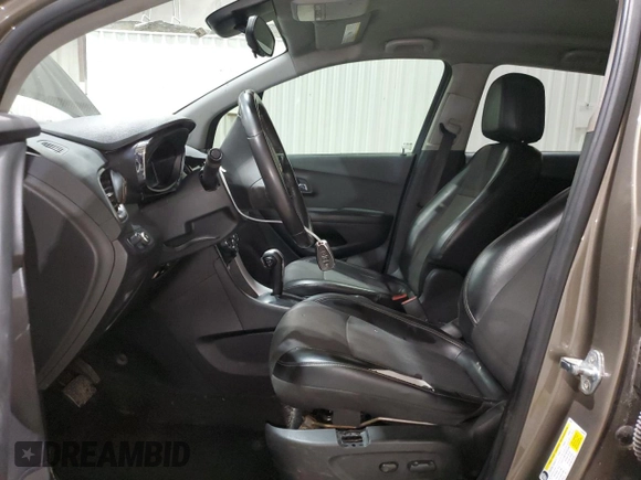 2021 Chevrolet Trax LT z VIN KL7CJLSB0MB309369, wystawiony jako Copart lot #52088635 z przebiegiem 175 258 mil mil oraz Czysty tytuł • Clean title. Historia ofert i sprzedaży dostępna na DreamBid. Obrazek 7.