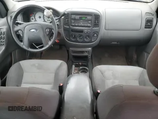 2004 Ford Escape XLS with VIN 1FMYU02164KA15802, listed as a Copart auction lot 43437495 with 255,846 mi miles and Clean Title. Bid and sale history available at DreamBid. Image 8.