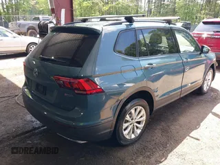 2019 Volkswagen Tiguan S z VIN 3VV0B7AX2KM118969, wystawiony jako IAAI lot #42148251 z przebiegiem 70 888 mil mil oraz . Historia ofert i sprzedaży dostępna na DreamBid. Obrazek 4.