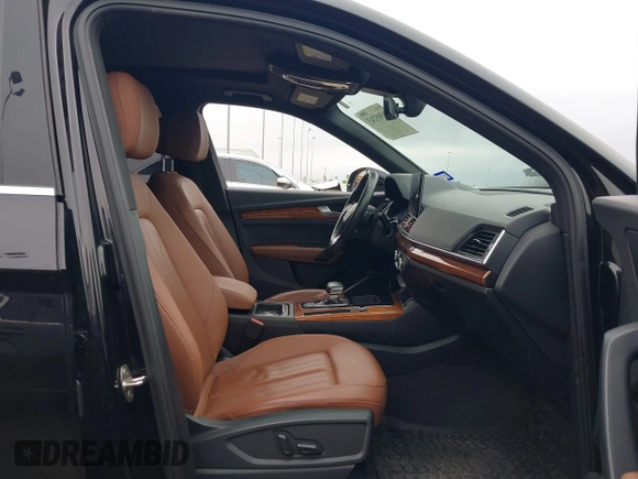 2021 Audi Q5 Premium with VIN WA1AAAFY4M2115693, listed as a IAAI auction lot 41585243 with 67,049 mi miles. Bid and sale history available at carsss.com. Image 5.