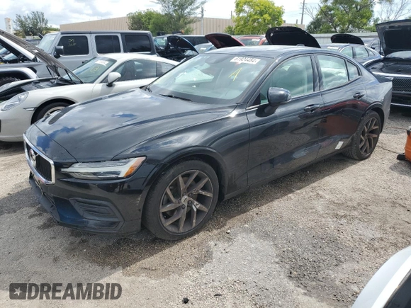 2019 Volvo S60 Momentum with VIN 7JR102FK8KG007329, listed as a Copart auction lot 61924484 with 68,526 mi miles and Non Repairable. Bid and sale history available at carsss.com. Image 1.