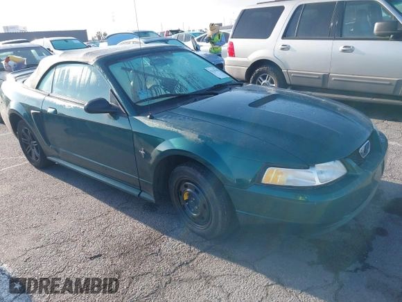 2000 Ford Mustang with VIN 1FAFP444XYF207441, listed as a IAAI auction lot 42120700 with 119,335 mi miles. Bid and sale history available at carsss.com. Image 1.