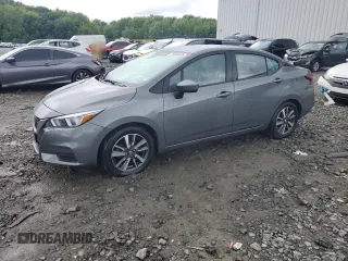 2021 Nissan Versa SV z VIN 3N1CN8EV7ML821786, wystawiony jako Copart lot #56646685 z przebiegiem 73 121 mil mil oraz Szkoda całkowita • Salvage title. Historia ofert i sprzedaży dostępna na DreamBid. Obrazek 1.