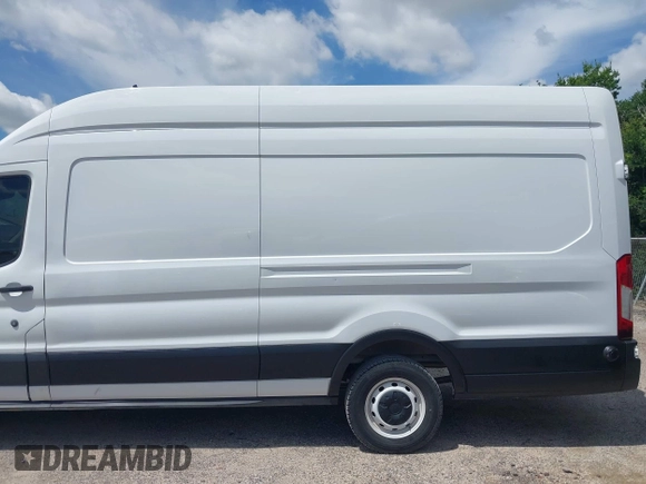 2022 Ford Transit Cargo with VIN 1FTBR3X89NKA23915, listed as a IAAI auction lot 42233534 with 3,755 mi miles and . Bid and sale history available at DreamBid. Image 14.
