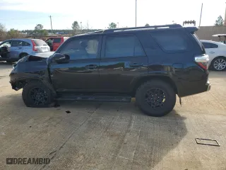 2020 Toyota 4Runner SR5 with VIN JTEBU5JR2L5784482, listed as a Copart auction lot 41490545 with 0 mi miles and Salvage Title. Bid and sale history available at carsss.com. Image 2.
