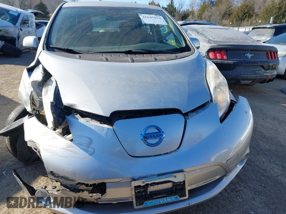 2015 Nissan LEAF SV with VIN 1N4AZ0CP6FC320049, listed as a IAAI auction lot 41645954 with 147,357 mi miles. Bid and sale history available at carsss.com. Image 12.