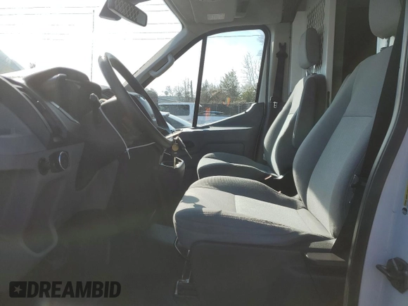2016 Ford Transit Cargo z VIN 1FTYR2CM5GKB15310, wystawiony jako Copart lot #44864995 z przebiegiem 64 352 mil mil oraz Czysty tytuł • Clean title. Historia ofert i sprzedaży dostępna na DreamBid. Obrazek 7.