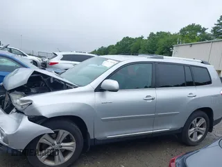 2013 Toyota Highlander Limited with VIN 5TDDK3EH2DS237488, listed as a IAAI auction lot 42672328 with 196,981 mi miles and . Bid and sale history available at DreamBid. Image 15.