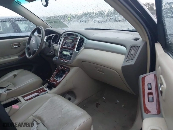 2004 Toyota Highlander with VIN JTEDP21A540007401, listed as a IAAI auction lot 41701595 with 268,302 mi miles. Bid and sale history available at carsss.com. Image 5.