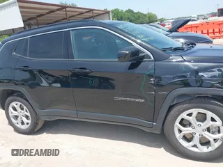 2024 Jeep Compass Latitude с VIN 3C4NJDBN4RT111850, выставлен на аукционе IAAI как лот 42771963 с пробегом 40 626 миль миль и . История ставок и продаж доступна на DreamBid. Изображение 13.