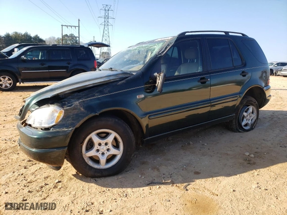 2001 Mercedes-Benz M-Class with VIN 4JGAB54E51A235776, listed as a Copart auction lot 42598025 with 255,845 mi miles and Salvage Title. Bid and sale history available at carsss.com. Image 1.