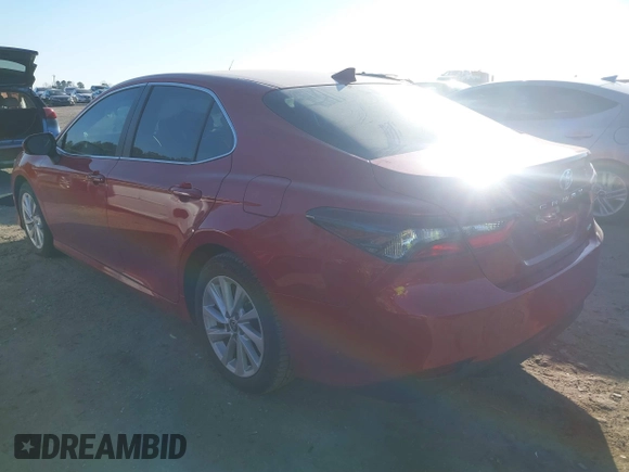 2024 Toyota Camry LE z VIN 4T1R11AK3RU254717, wystawiony jako IAAI lot #41709040 z przebiegiem 11 338 mil mil oraz . Historia ofert i sprzedaży dostępna na DreamBid. Obrazek 3.