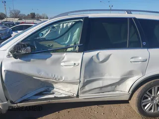 2014 Volvo XC90 with VIN YV4952CY6E1703087, listed as a IAAI auction lot 41675072 with 79,648 mi miles. Bid and sale history available at carsss.com. Image 14.
