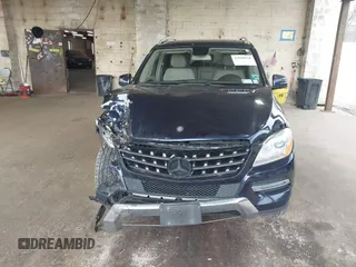 2014 Mercedes-Benz M 350 with VIN 4JGDA5HB0EA399894, listed as a IAAI auction lot 42040960 with 189,714 mi miles and . Bid and sale history available at carsss.com. Image 13.