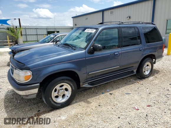 1998 Ford Explorer XLT z VIN 1FMZU32E6WUD38246, wystawiony jako Copart lot #66407954 z przebiegiem 103 018 mil mil oraz Szkoda całkowita • Salvage title. Historia ofert i sprzedaży dostępna na DreamBid. Obrazek 1.