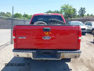 2008 Ford F-150 XLT z VIN 1FTPW145X8FB81979, wystawiony jako IAAI lot #42404011 z przebiegiem 112 856 mil mil oraz . Historia ofert i sprzedaży dostępna na DreamBid. Obrazek 16.