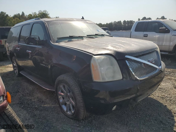 2007 GMC Yukon XL Denali with VIN 1GKFK668X7J342004, listed as a Copart auction lot 75498294 with NaN miles and Salvage Title. Bid and sale history available at carsss.com. Image 4.