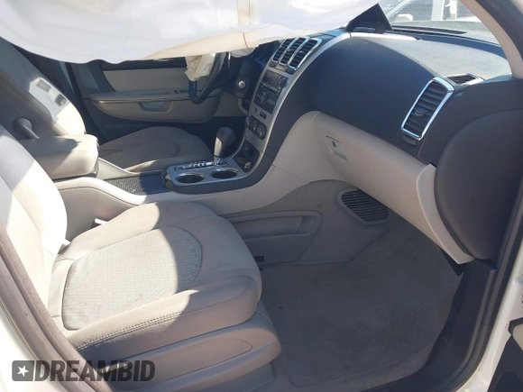 2010 GMC Acadia SL with VIN 1GKLRKED0AJ121296, listed as a IAAI auction lot 41633947 with 162,711 mi miles. Bid and sale history available at carsss.com. Image 5.
