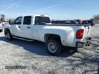2013 Chevrolet Silverado 3500HD SRW LT with VIN 1GC4K0C8XDF171628, listed as a Copart auction lot 43151905 with 304,003 mi miles and Salvage Title. Bid and sale history available at DreamBid. Image 2.