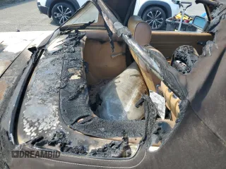 1983 Mercedes-Benz 380 SL z VIN WDBBA45A3DB027653, wystawiony jako Copart lot #58926515 z przebiegiem 115 854 mil mil oraz Szkoda całkowita • Salvage title. Historia ofert i sprzedaży dostępna na DreamBid. Obrazek 10.
