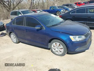 2011 Volkswagen Jetta Sedan SE PZEV with VIN 3VWDZ7AJ1BM040592, listed as a IAAI auction lot 41818670 with 203,838 mi miles. Bid and sale history available at carsss.com. Image 1.
