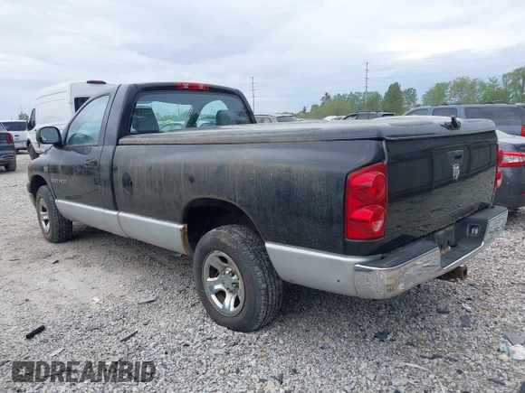 2007 Dodge 1500 ST z VIN 1D7HA16227J564919, wystawiony jako IAAI lot #42250566 z przebiegiem 100 515 mil mil oraz . Historia ofert i sprzedaży dostępna na DreamBid. Obrazek 3.