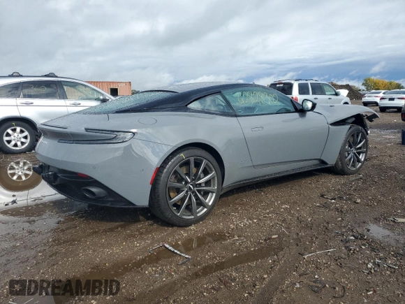 2019 Aston Martin DB11 V8 z VIN SCFRMFAW0KGL06287, wystawiony jako Copart lot #62828302 z przebiegiem Nie podano mil oraz . Historia ofert i sprzedaży dostępna na DreamBid. Obrazek 4.