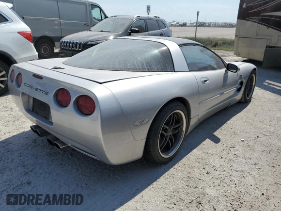 1998 Chevrolet Corvette with VIN 1G1YY22G9W5105240, listed as a Copart auction lot 75965634 with 0 mi miles and Salvage Title. Bid and sale history available at carsss.com. Image 3.
